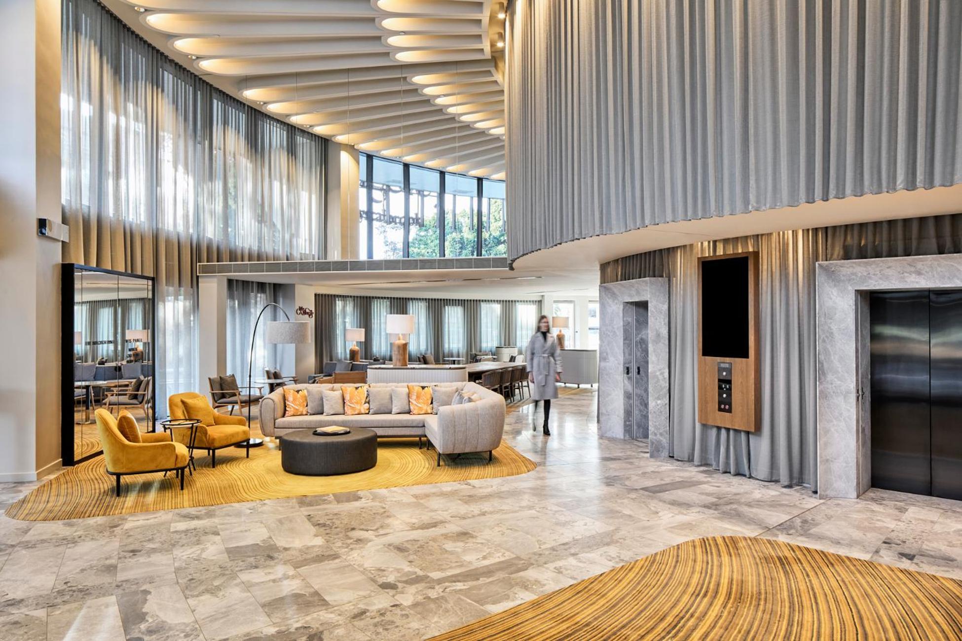 Crystalbrook Kingsley Hotel Newcastle Exterior foto The lobby of the hotel