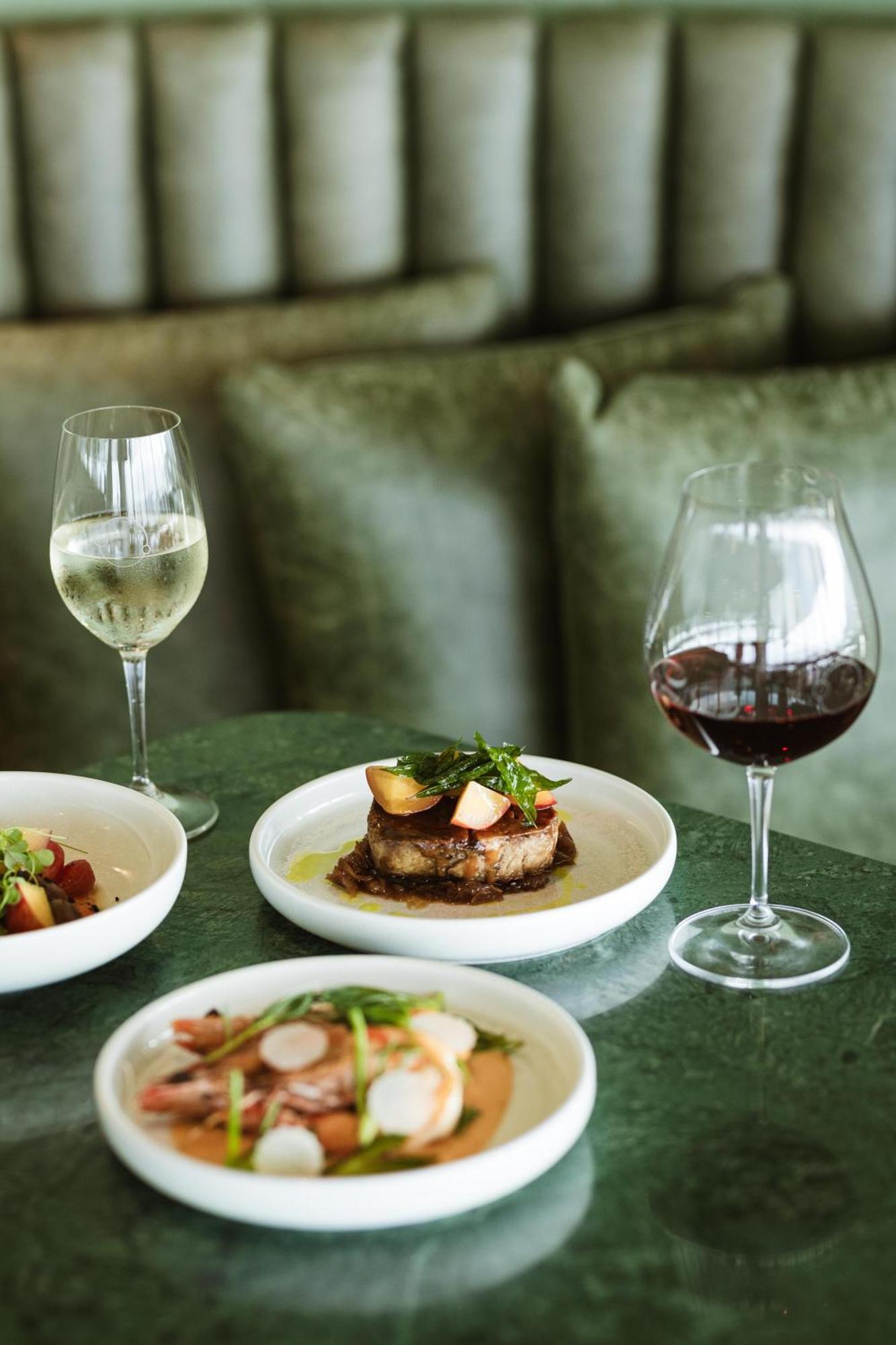 Crystalbrook Kingsley Hotel Newcastle Exterior foto Wine and food