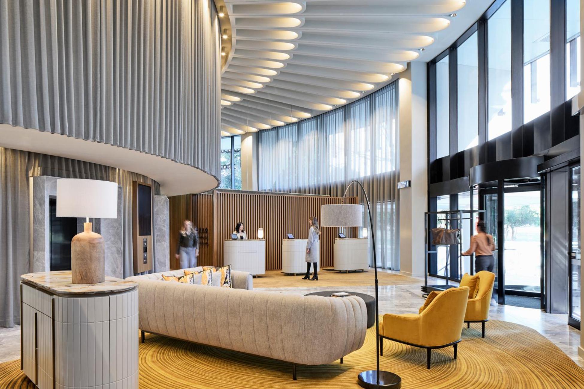 Crystalbrook Kingsley Hotel Newcastle Exterior foto The lobby of the hotel